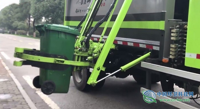 5G來了！中聯(lián)環(huán)境環(huán)衛(wèi)智慧機(jī)器人作業(yè)集群落地長(zhǎng)沙